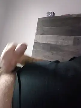 Snapshot of WaningNorth chatting on 04.08.26 WaningNorth online show from 04.08.26