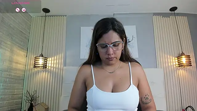 Snapshot of scarletbaker__ chatting on 01.09.26 scarletbaker online show from 01.09.26