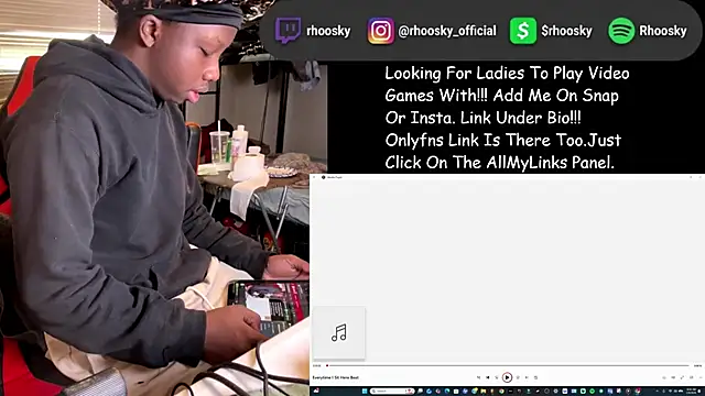 Snapshot of YourLittleBoyfriend chatting on 01.09.26 YourLittleBoyfriend online show from 01.09.26