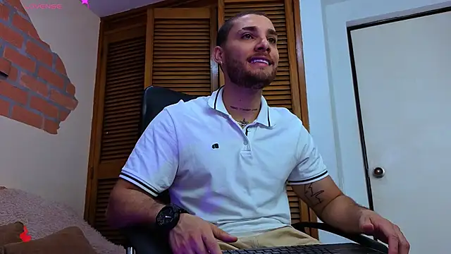 Snapshot of King_meruem chatting on 12.21.25 King meruem online show from 12.21.25