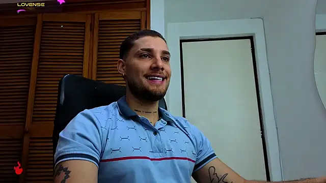 Snapshot of King_meruem chatting on 01.10.26 King meruem online show from 01.10.26