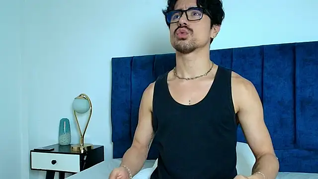 Ethan Briggs online show from 12.19.25