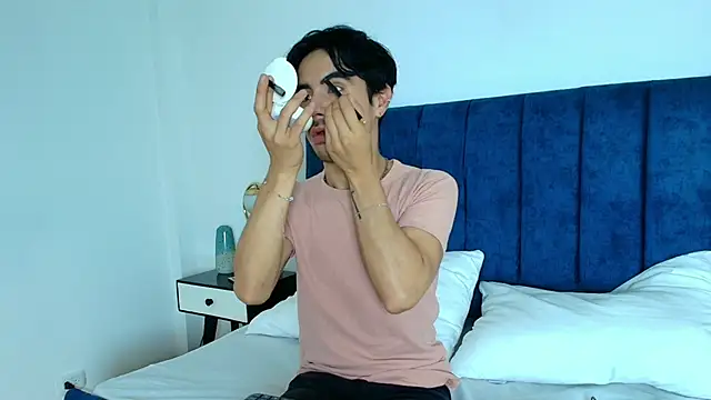 Ethan Briggs online show from 12.20.25