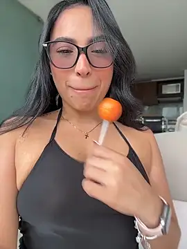 ValeriaTorress  online show from 04.21.26