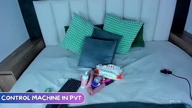 Miia Anderson online show from 04.04.26