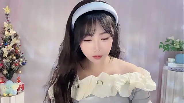 Pinkgirl520 online show from 12.19.25