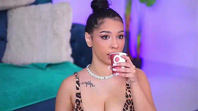 IvyPlush online show from 01.13.26