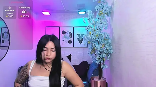 Snapshot of Carolina_cherry chatting on 05.14.26 Carolina cherry online show from 05.14.26
