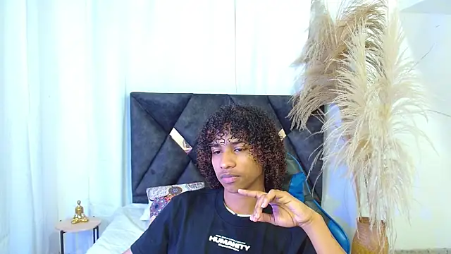 angelll18  online show from 02.13.26