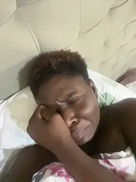 Snapshot of melaninpoppop chatting on 12.19.25 melaninpoppop online show from 12.19.25