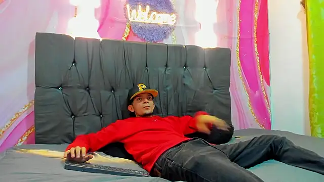 Straight Guy22 online show from 01.16.26