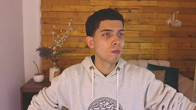 prettyboyy 13 online show from 12.18.25