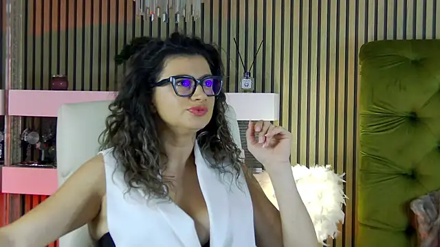 MiraBennet online show from 01.08.26