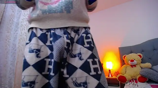 TOMBOYSEXX online show from 12.21.25