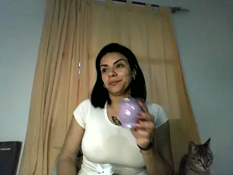 Snapshot of luluclark69 chatting on 06.01.26 luluclark69 online show from 06.01.26