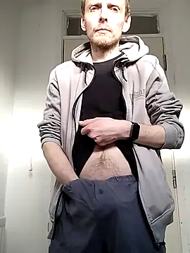 Snapshot of CrookedBunk3527 chatting on 04.05.26 CrookedBunk3527 online show from 04.05.26