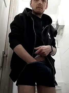 Snapshot of CrookedBunk3527 chatting on 04.07.26 CrookedBunk3527 online show from 04.07.26