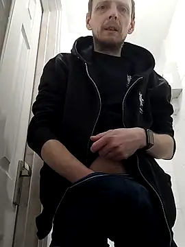 Snapshot of CrookedBunk3527 chatting on 04.08.26 CrookedBunk3527 online show from 04.08.26