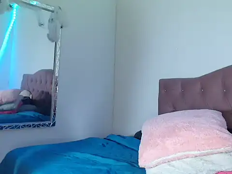 camilita0608 online show from 12.16.25