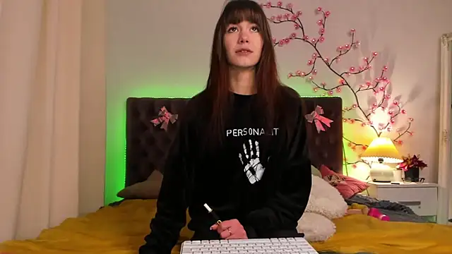 Snapshot of MilanaHotts chatting on 02.05.26 MilanaHotts online show from 02.05.26