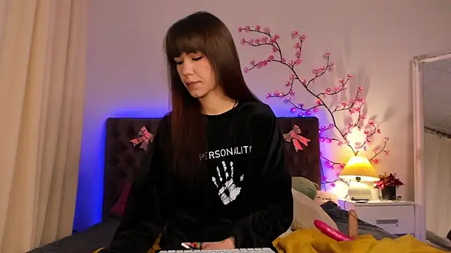 Snapshot of MilanaHotts chatting on 02.06.26 MilanaHotts online show from 02.06.26