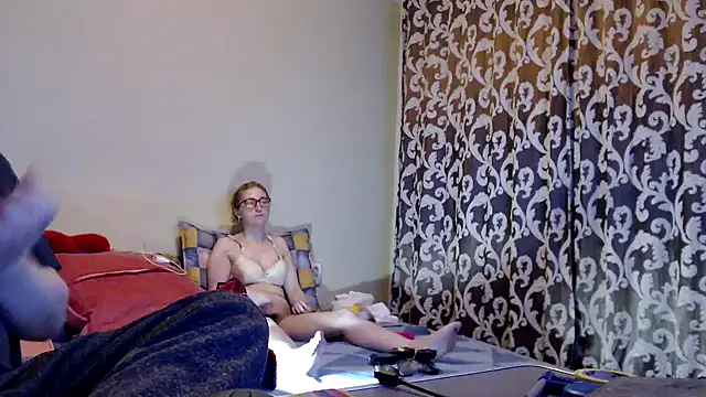 yunis32 online show from 02.13.25