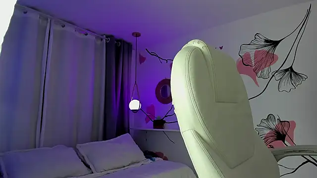 Snapshot of lia_quinn chatting on 02.03.26 lia quinn online show from 02.03.26