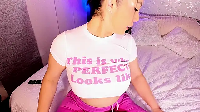 AntonellaFerrerr 1 online show from 04.22.26