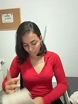 MiaMorenoo online show from 01.13.26