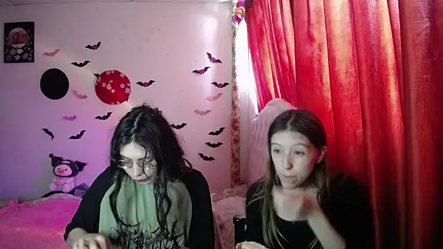 Briar y Blair online show from 04.14.26