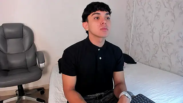 Snapshot of _TaylorBlack chatting on 02.25.26 TaylorBlack online show from 02.25.26