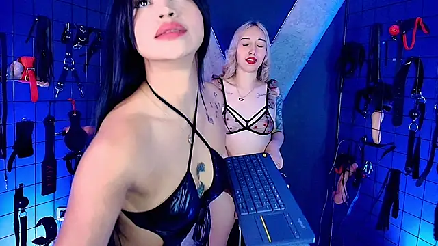 Snapshot of Mrcharlottte_queen_bdsm chatting on 01.17.26 Mrcharlottte queen bdsm online show from 01.17.26