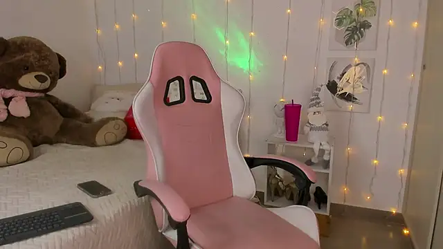 Snapshot of Lily_Hiill7 chatting on 01.05.26 Lily Hiill7 online show from 01.05.26