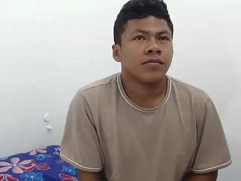 Snapshot of toomixxx chatting on 12.16.25 toomixxx online show from 12.16.25