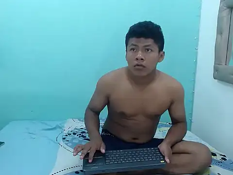 Snapshot of toomixxx chatting on 12.23.25 toomixxx online show from 12.23.25