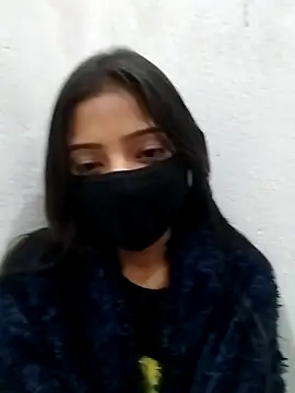 Snapshot of Cute_-girl chatting on 12.16.25 Cute -girl online show from 12.16.25