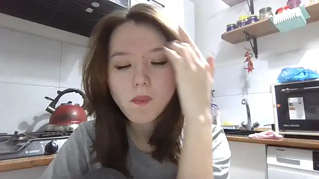 Snapshot of VelmaMaasch chatting on 12.17.25 VelmaMaasch online show from 12.17.25