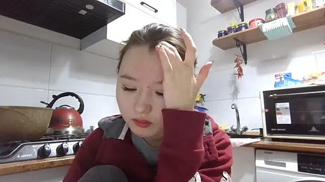 Snapshot of VelmaMaasch chatting on 12.19.25 VelmaMaasch online show from 12.19.25