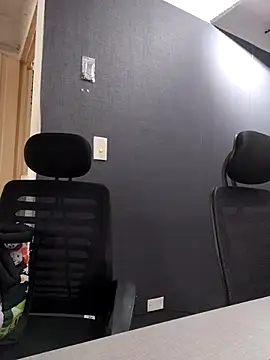 Venuz Rivers  online show from 12.17.25