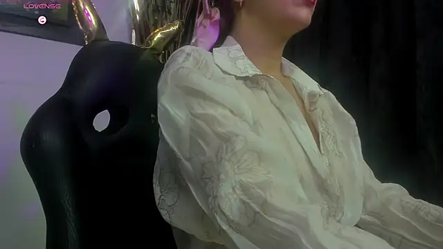 Snapshot of kyra_jeet chatting on 02.16.26 kyra jeet online show from 02.16.26