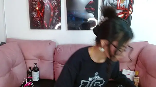 miamooncs online show from 01.10.26