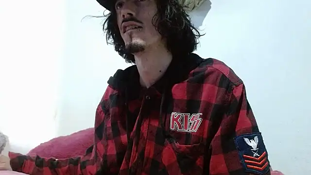Snapshot of sk8-boy chatting on 06.28.26 sk8-boy online show from 06.28.26