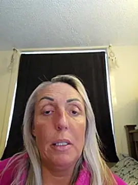 Snapshot of theblondecocklover chatting on 05.08.26 theblondecocklover online show from 05.08.26
