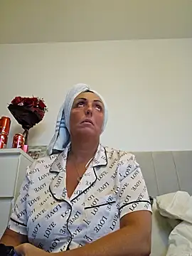 Snapshot of theblondecocklover chatting on 05.19.26 theblondecocklover online show from 05.19.26