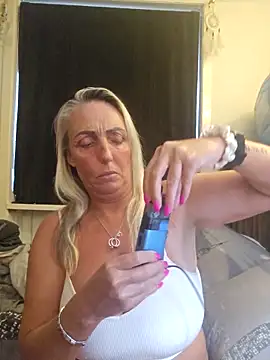 Snapshot of theblondecocklover chatting on 05.23.26 theblondecocklover online show from 05.23.26