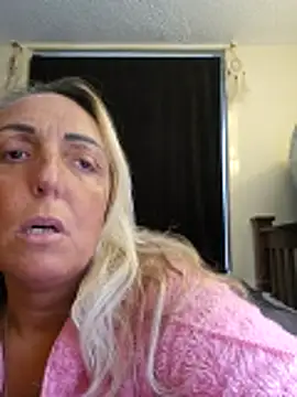 Snapshot of theblondecocklover chatting on 05.30.26 theblondecocklover online show from 05.30.26