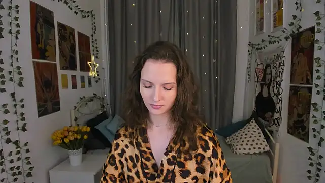 Ariadna Shy online show from 12.17.25