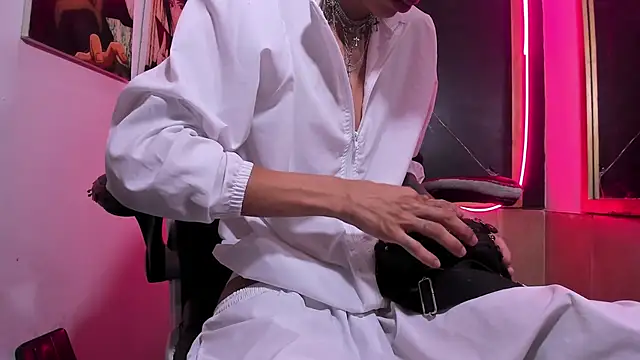 Daniel Deluc77 online show from 12.23.25