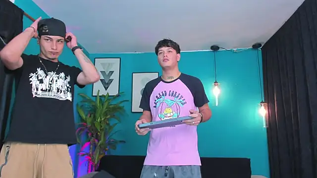 Snapshot of Oficial_KingOfHeavens chatting on 12.21.25 Oficial KingOfHeavens online show from 12.21.25