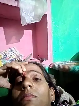 Snapshot of Khusbu77A chatting on 12.21.25 Khusbu77A online show from 12.21.25